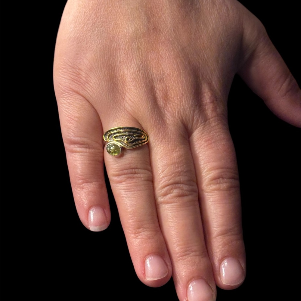 Adjustable 925 Sterling Silver & Gold-Tone Coral Ring with Green Tourmaline